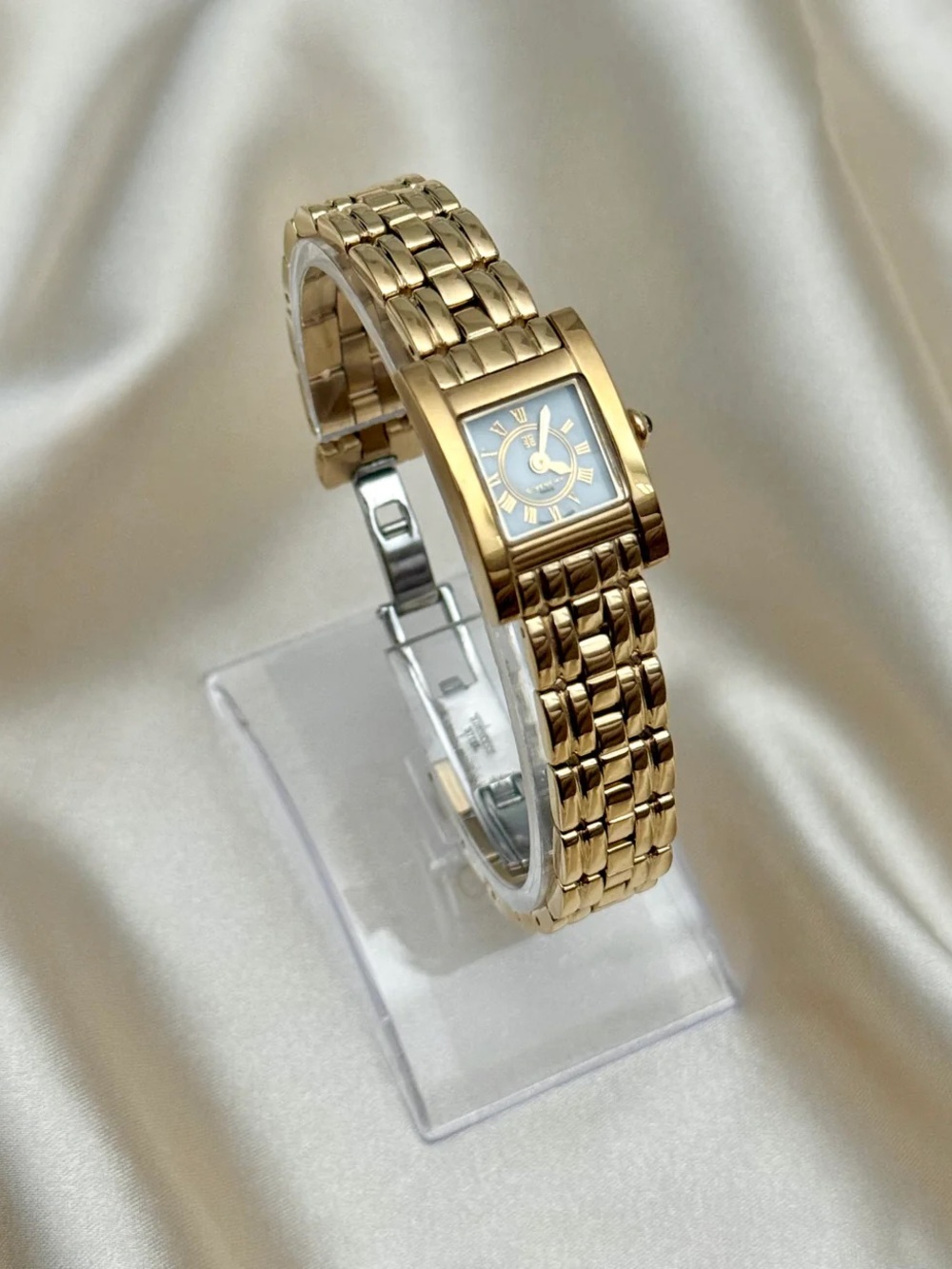AUTHENTIC RARE VINTAGE GIVENCHY MOTHER-OF-PEARL DAINTY WATCH - Picture 3 of 7